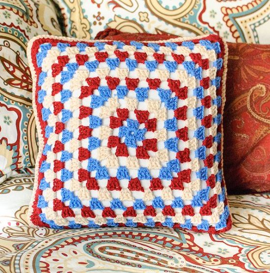 DIY Crochet Cushion 9