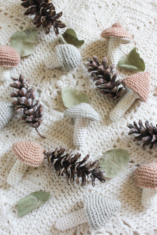 easy-crochet-mushrooms-free-crochet-pattern