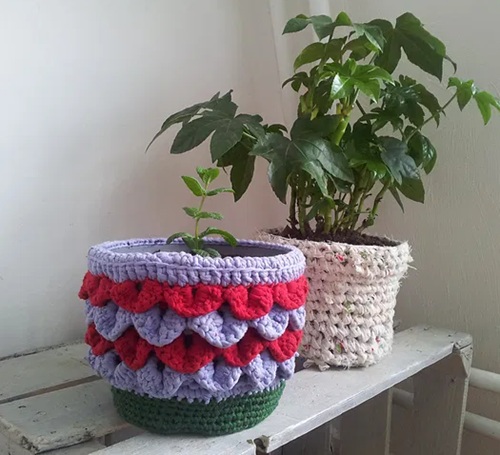 beautiful Unique crochet plant holder free patterns