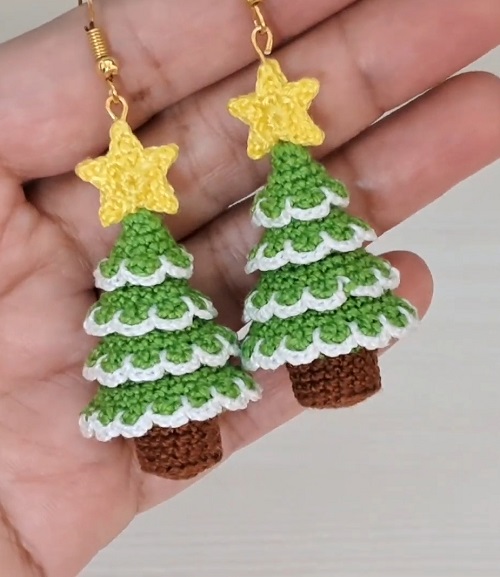 CHRISTMAS TREE EARRINGS