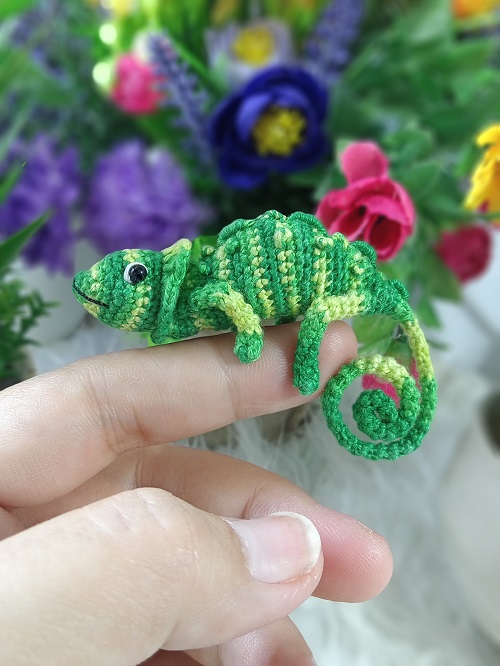 Crochet An Amigurumi Chameleon
