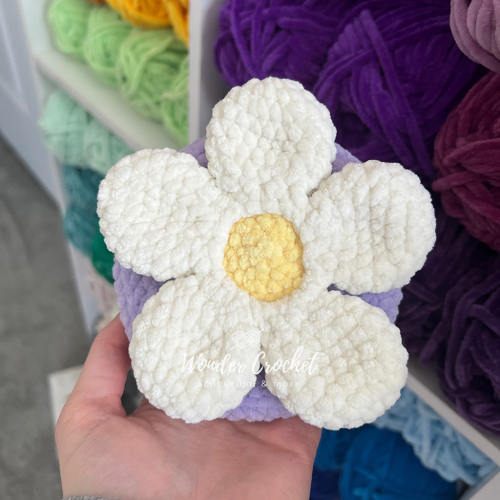 Daisy Coin Pouch Free Crochet Pattern