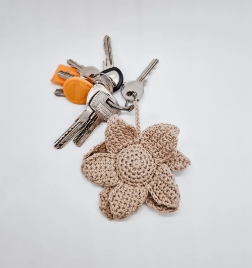 Simple Crochet Flower Keychain