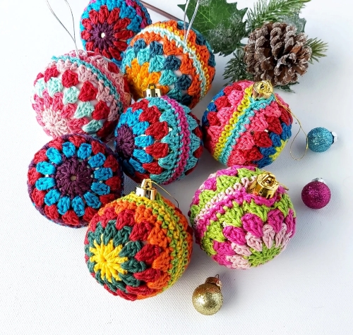 Easy Granny Crochet Christmas Baubles