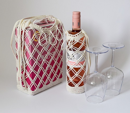 Crochet Wine Caddy