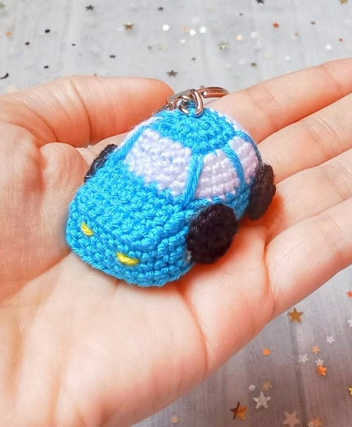 Crochet mini car keychain