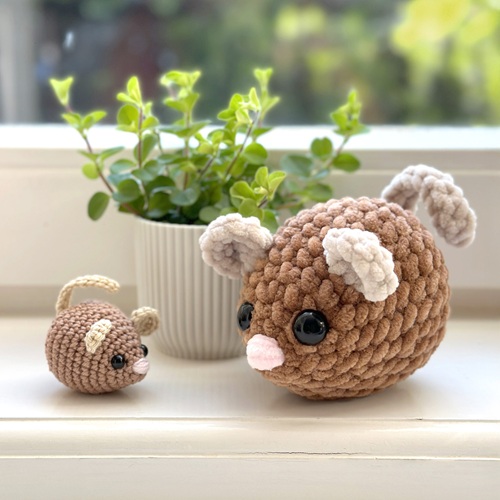 Molly the Mouse Amigurumi