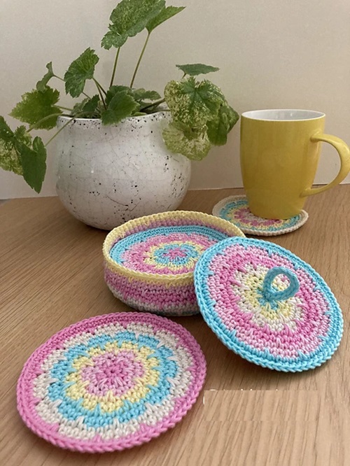 Cotton Candy Holder to Store a Coaster Set