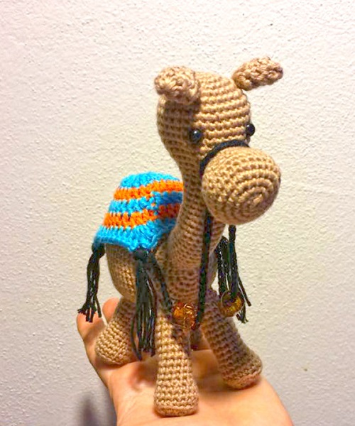 attractive crochet camel pattern