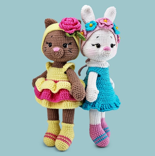 Amigurumi bunny in summer dress