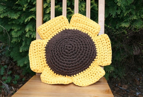 Crochet Hoopla Sunflower Cushion Pattern