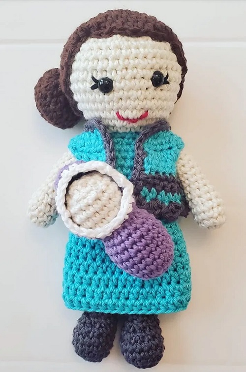 crochet swaddled baby and mummy crochet pattern