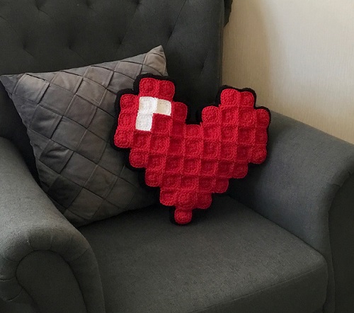 valentine-pixel-heart-pillow-crochet pattern