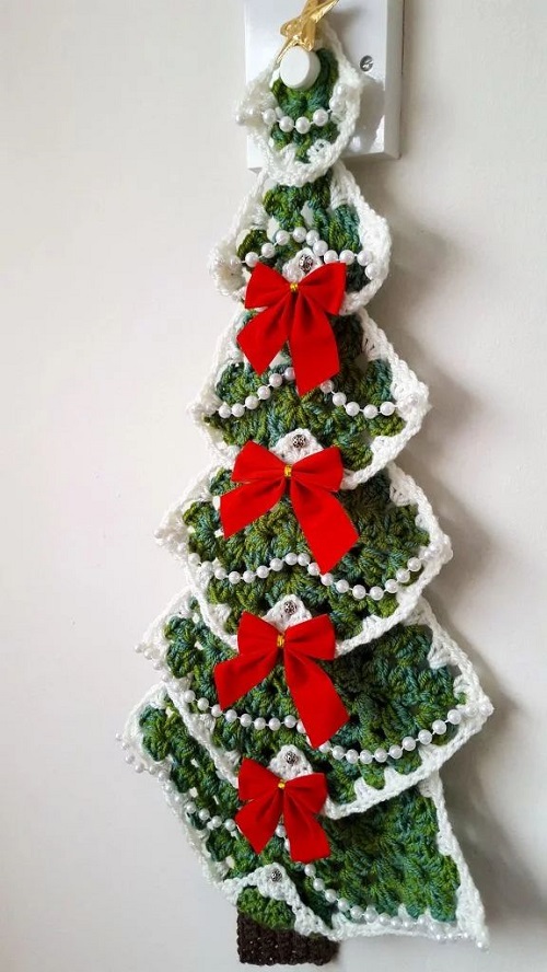 Crochet Christmas Tree Wall Hanging Free Patterns 1