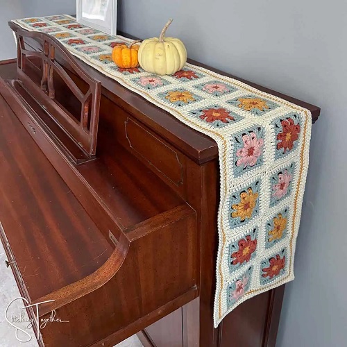 Crochet Table Runner 4
