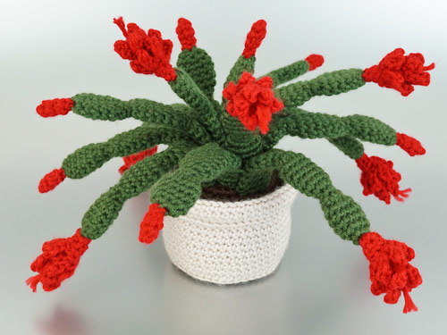 Christmas Cactus Amigurumi Potted Plant Idea