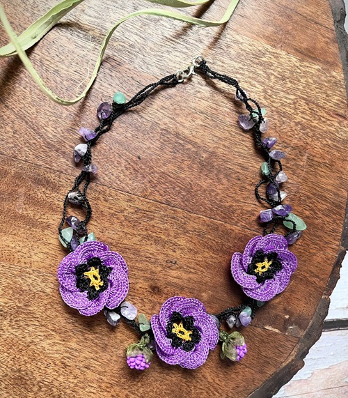 Crochet Violet Flower Necklace Pattern