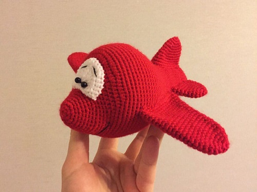 red cartoon airplane crochet pattern