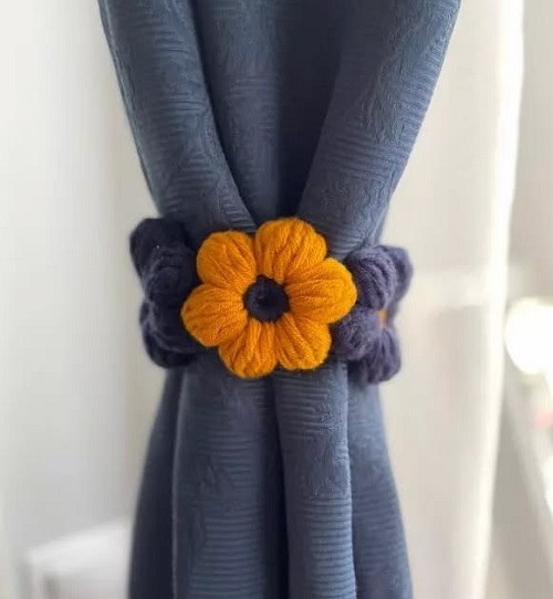 Flower Curtain Tie Back crochet pattern