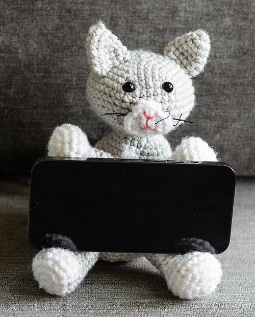 Crocheted Cat Phone Holder
