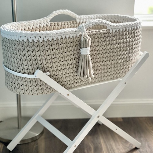easy crochet cradle