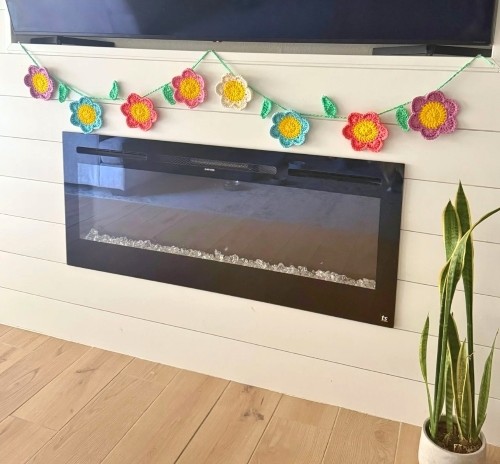 Minimalistic Flower Garland