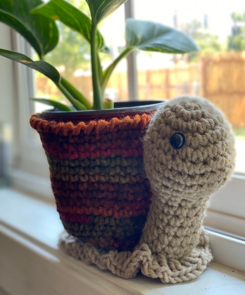 Crochet Snail Pot Cover