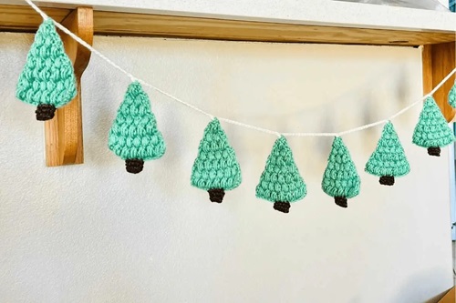 Crochet Christmas Tree Garland Free Pattern