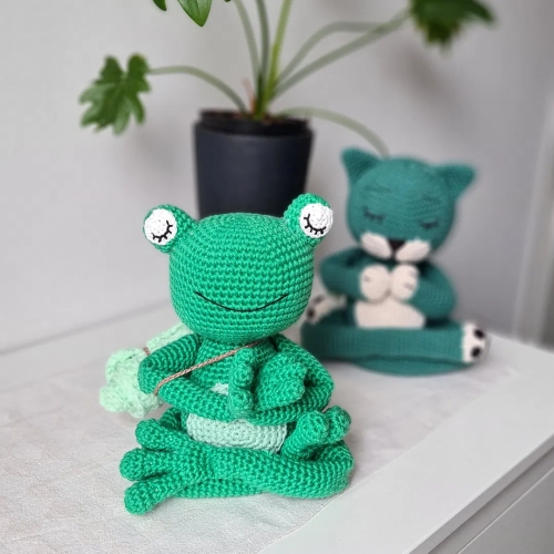 Crochet Yogi Froggi