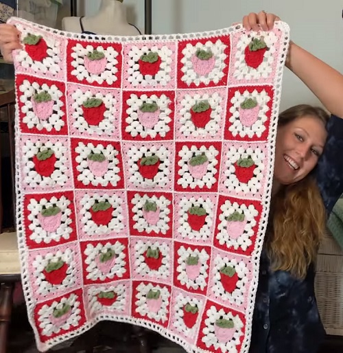 Beautiful Strawberry Baby Blanket with Granny Squares