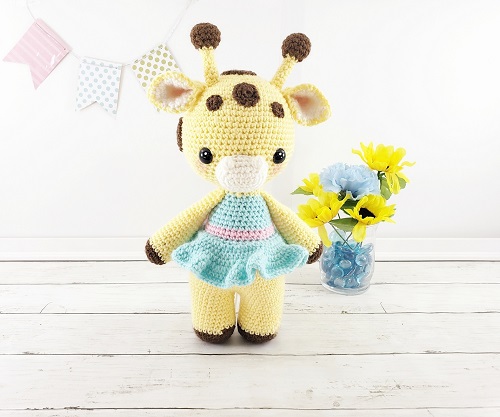Amelia The Giraffe Crocheted Pattern