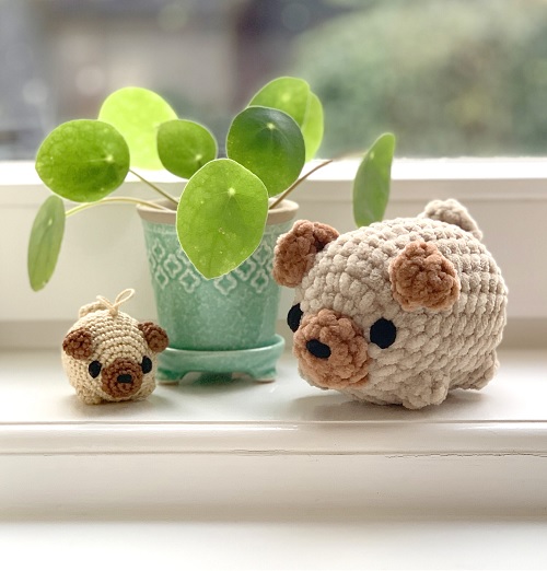 mini pug amigurumi