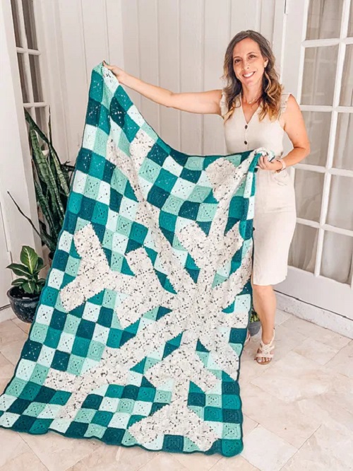 Easy and Cute Christmas Blanket Crochet Patterns 3