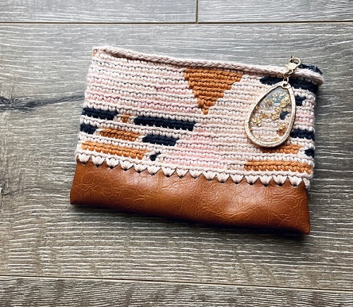 Crochet Geometric Zip Pouch