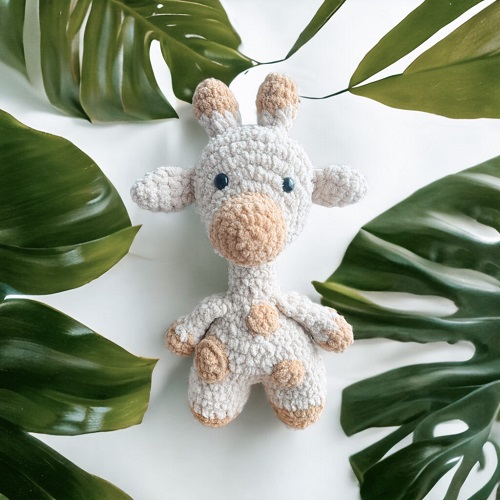 Plush Chunky Giraffe Free Crochet Pattern