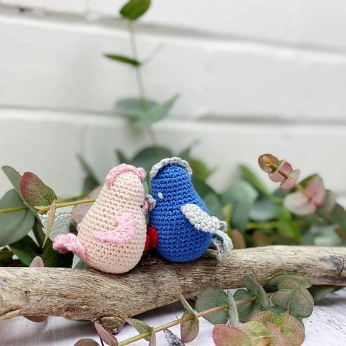 free-pattern-two-little-love-birds-sittin-in-a-tree-k-i-s-s-i-n-g