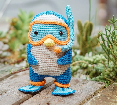 Crochet Swimmer Penguin Amigurumi