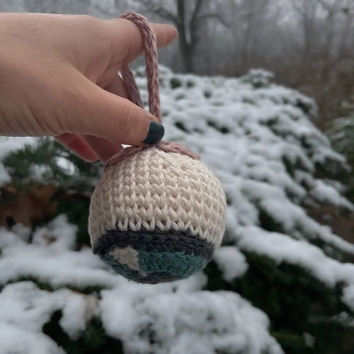 eyeball-amigurumi-cat-toy