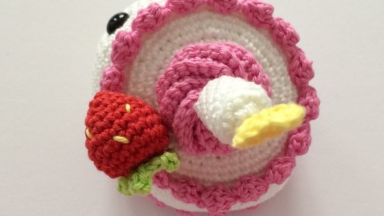 DIY Crochet Cake 9