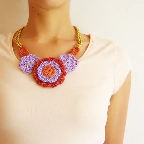 Unique Multitoned Blooms Neckpiece Crochet Pattern