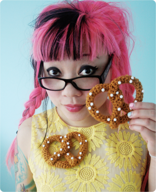 Crochet Pretzel Brooch Free Pattern