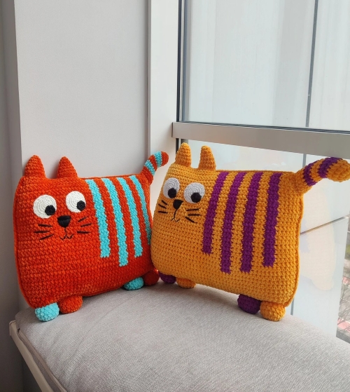 Striped Cat Pillow Crochet Pattern