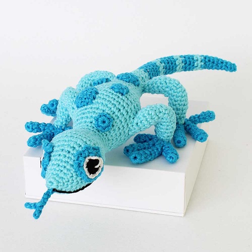 unique crochet lizard