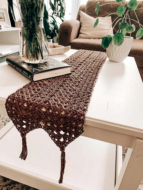 DIY Crocheted Table Runner