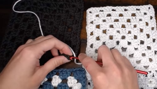 Magic Knot for Crocheting 6