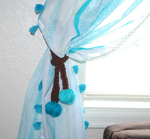 Curtain Holdbacks With Yarn Balls