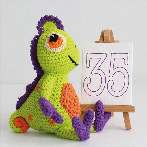 DIY Happily Sitting Chameleon