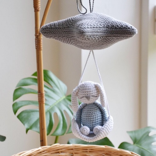 brady-the-snowboarding-penguin-crochet-pattern