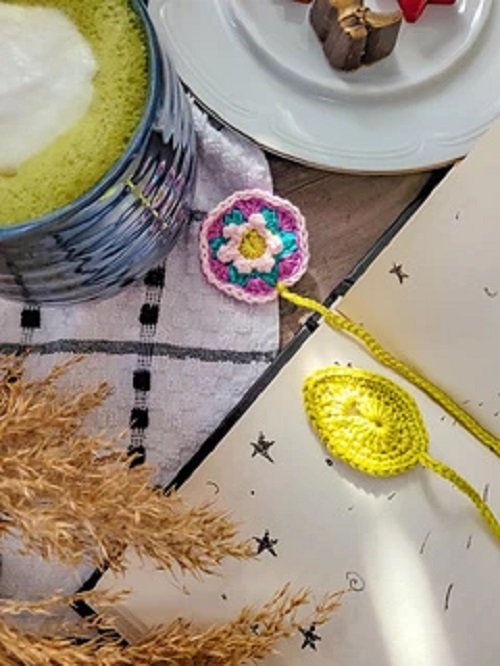 Flower Bookmark Pattern 9