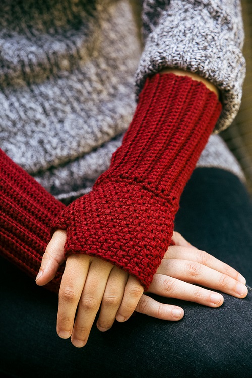 Easy and Cute Wrist Warmer Crochet Patterns 3